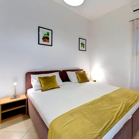 Katarina 1st Floor Apartman *