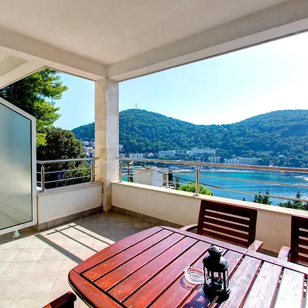 Daire Katarina 1st Floor *